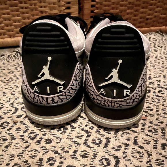 Men’s size 12 Nike Air Jordan’s - Picture 3 of 4